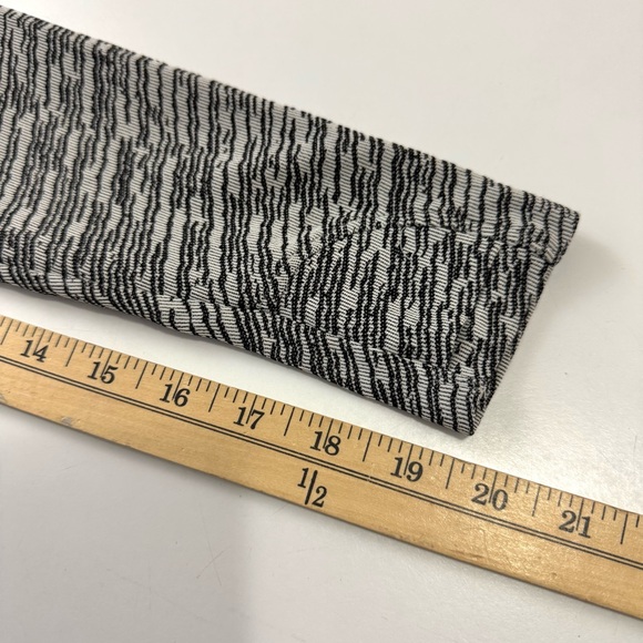 Athleta Women’s Sz L Flurry Seamless Turtleneck Long Sleeve Top Black & White - Picture 13 of 14